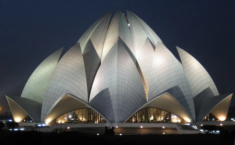 6. कमल मंदिर या लोटस टेम्पल (Lotus Temple)