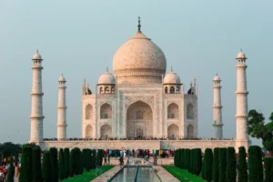 आगरा: Top Places to Visit in Agra in Hindi, Best Time to Visit Agra in Hindi and How to Reach Agra in Hindi