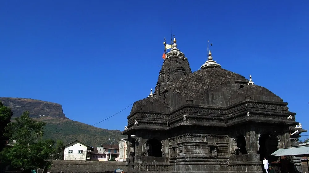 Trimbakeshwar Temple: गौतम ऋषि के निवेदन पर भगवान् शिव यहाँ शिवलिंग रूप में विराजमान हो जाए