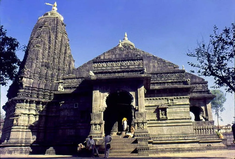 Trimbakeshwar Temple: गौतम ऋषि के निवेदन पर भगवान् शिव यहाँ शिवलिंग रूप में विराजमान हो जाए