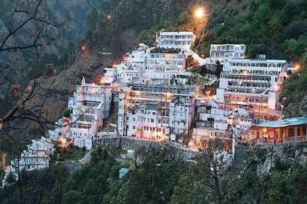 Vaishno Devi Story in Hindi- जानिये माता वैष्णो देवी से जुडी सच्ची कहानी के बारे में