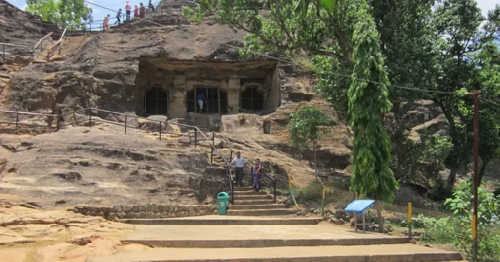 Jain Dharamshala in Pachmarhi