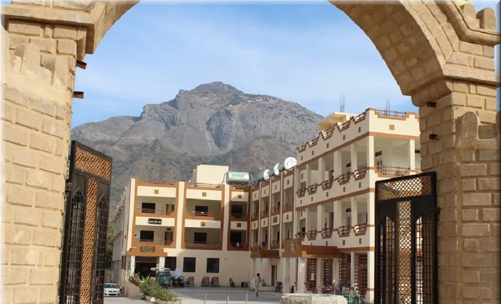 Jain Dharamshala in Girnar- गिरनार में स्थित जैन धर्मशालाओ के नाम व् पते